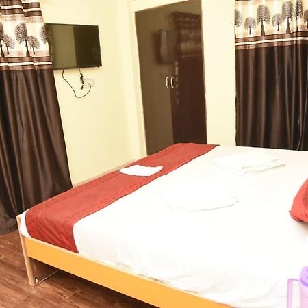 Varanasi Paradise Eksteriør billede