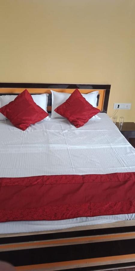 Varanasi Paradise Eksteriør billede